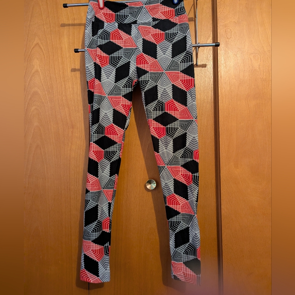 LuLaRoe OS Red Gray Black Geometric Print Leggings
